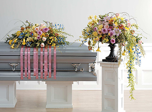 Flowing Casket Spray &amp; Arrangement